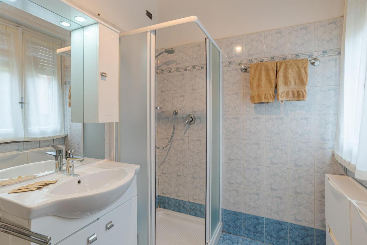 Lovely & Quiet Apartment - With Balcony & Parking Como Exteriér fotografie